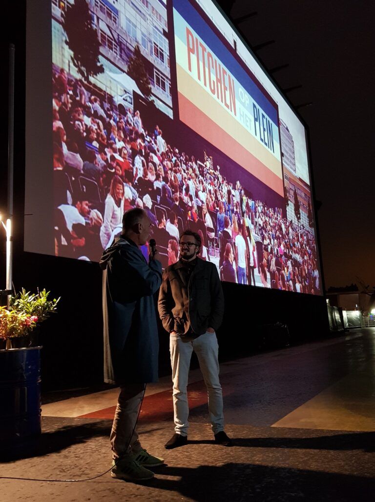 Vertoning bij de Pleinbioscoop in Rotterdam