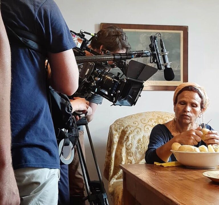 Saïda Manai als Minah's moeder, DOP Giel Dhaenens